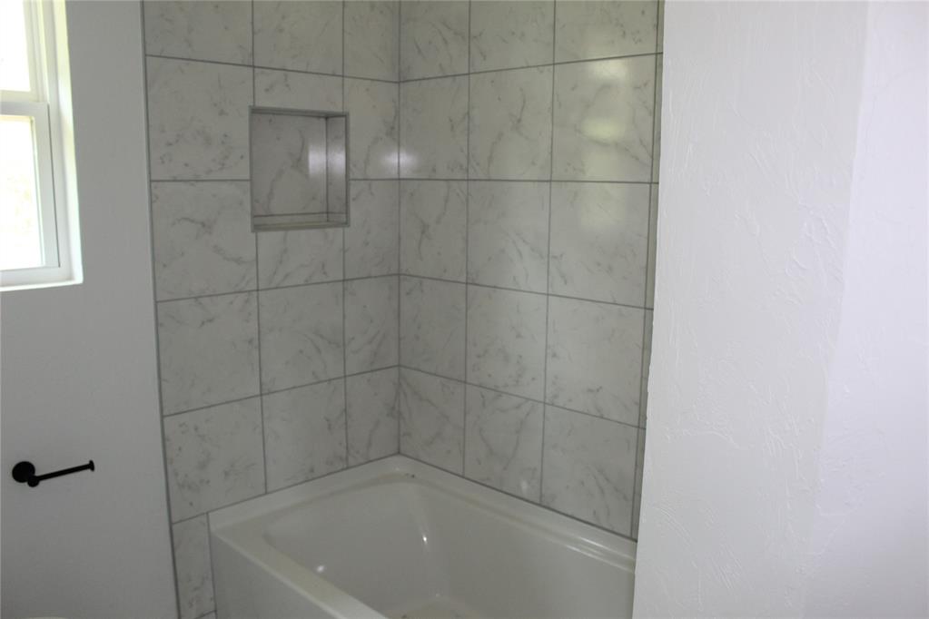 407 Hayes Drive Property Photo 4