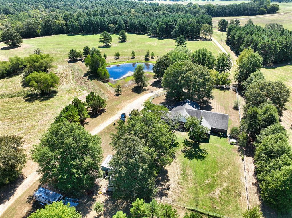 999 Hamil Road Property Photo 4