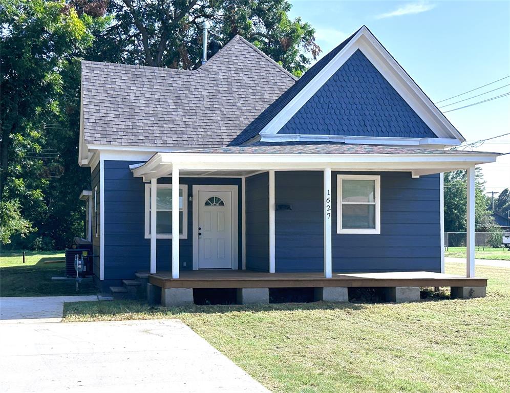 1627 W Dakota Avenue Property Photo