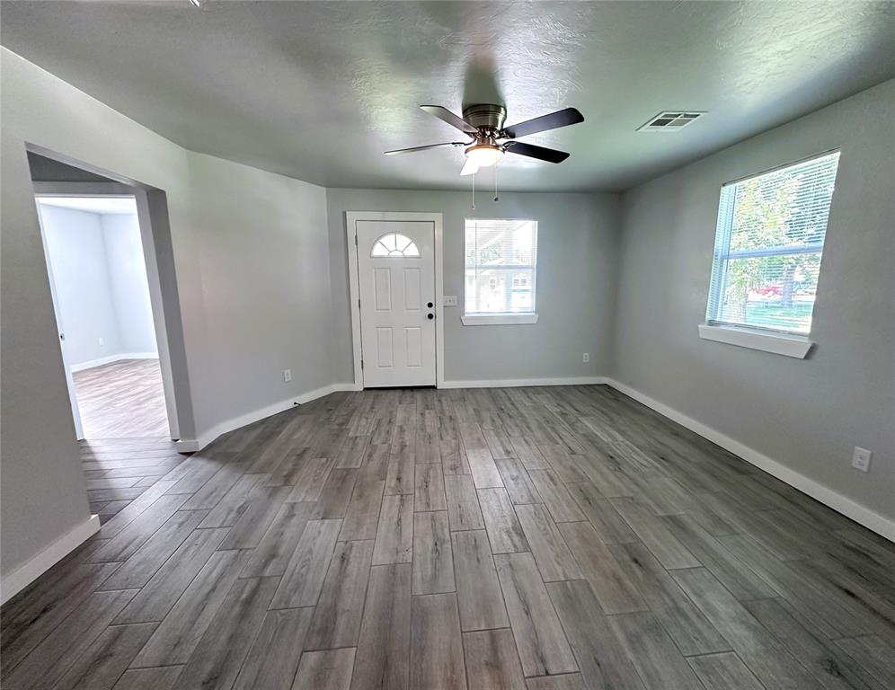 1627 W Dakota Avenue Property Photo 3