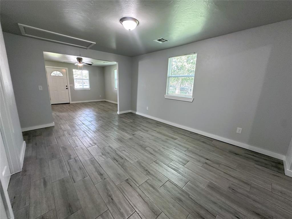 1627 W Dakota Avenue Property Photo 4