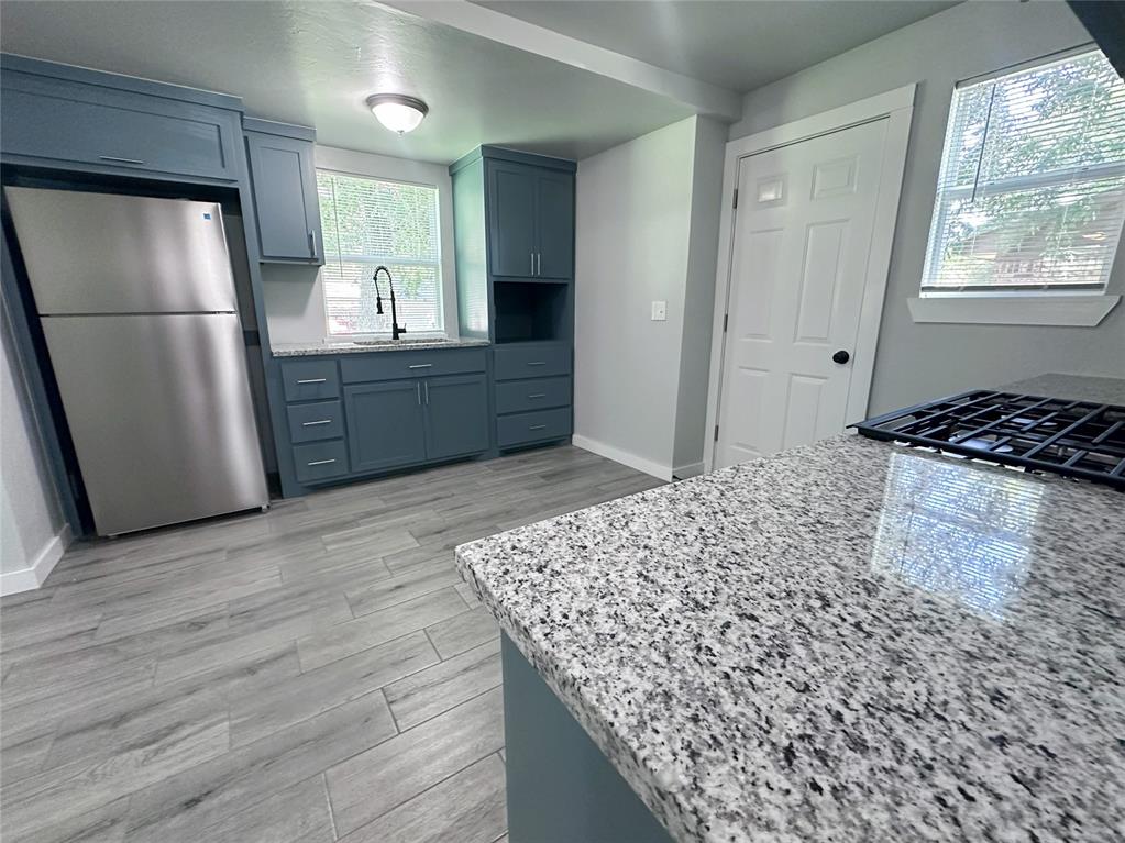 1627 W Dakota Avenue Property Photo 7