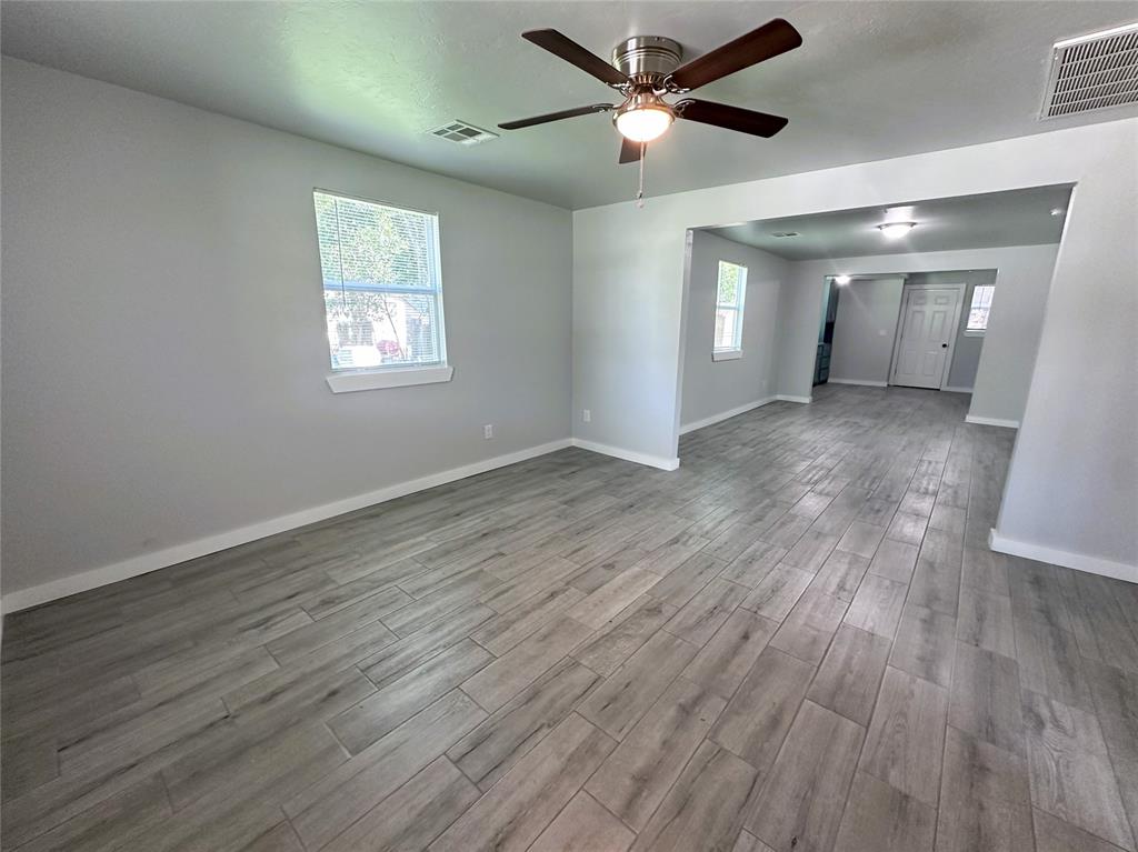 1627 W Dakota Avenue Property Photo 11