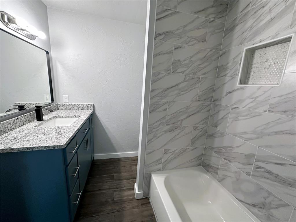 1627 W Dakota Avenue Property Photo 12