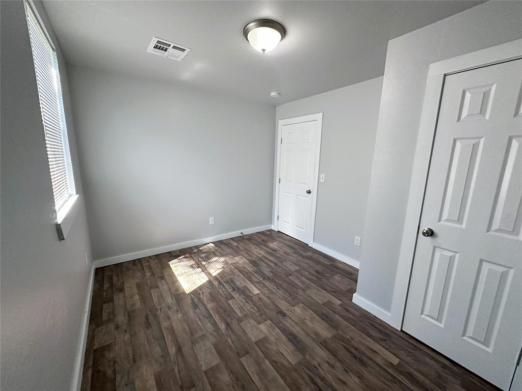 1627 W Dakota Avenue Property Photo 21