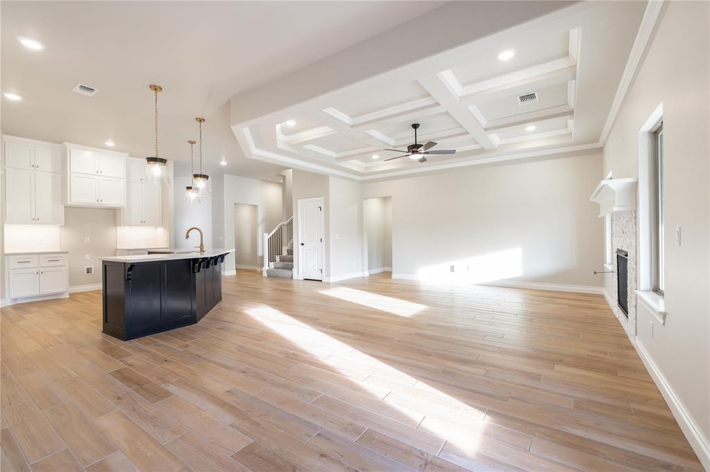 14025 Magnolia Lane Property Photo 7