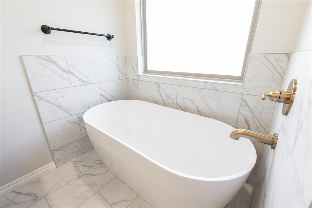 14025 Magnolia Lane Property Photo 14