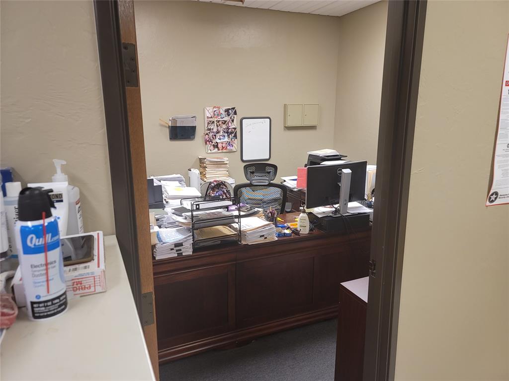 1601 E I 240 Service Road Property Photo 3
