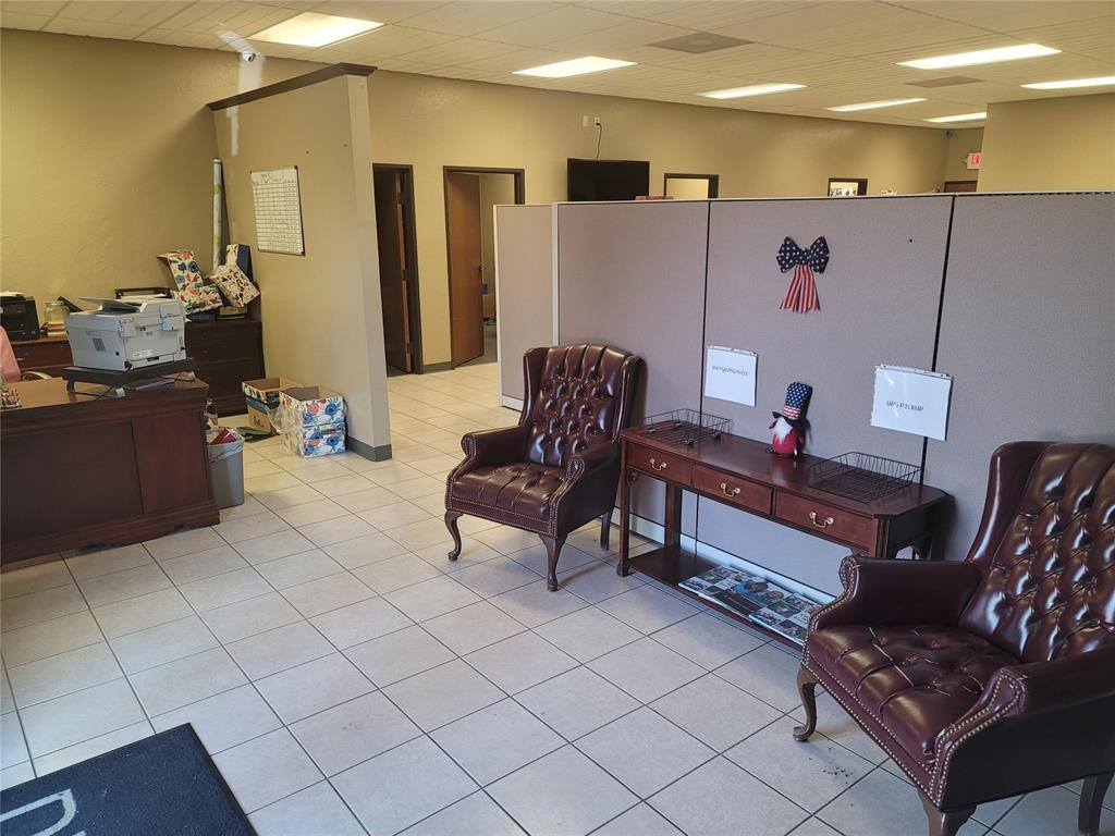 1601 E I 240 Service Road Property Photo 13
