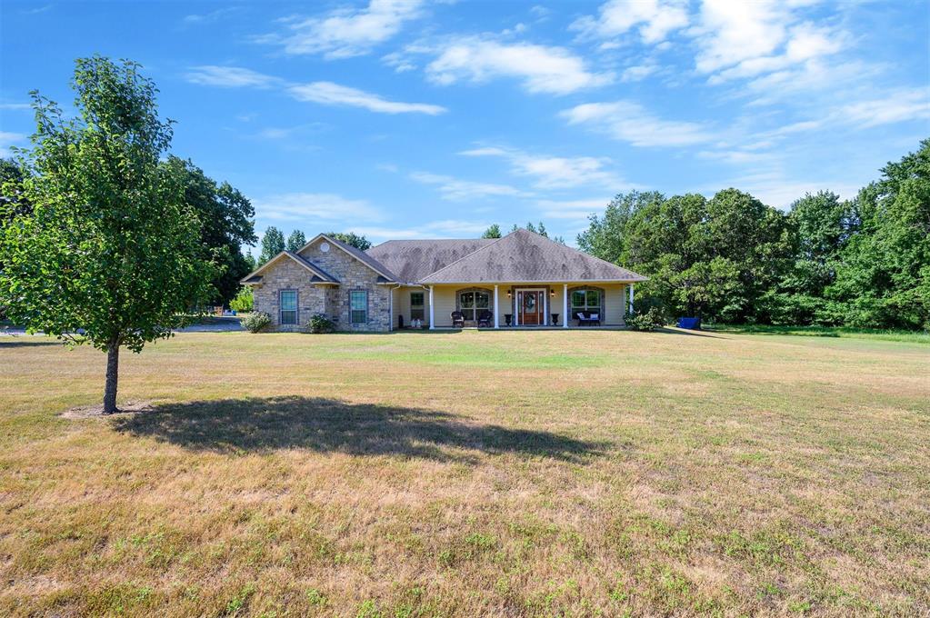 443 W Canfield Road Property Photo 3