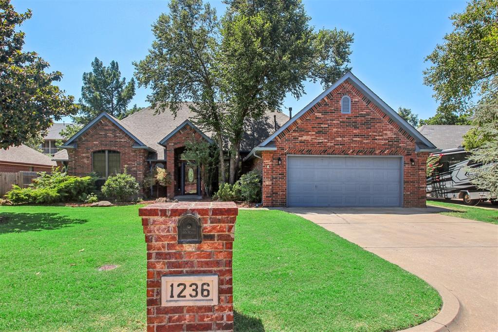 1236 Three Oaks Circle Property Photo 1
