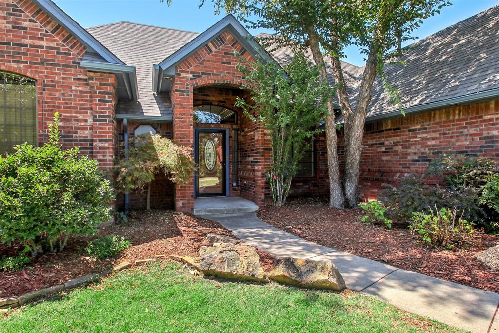 1236 Three Oaks Circle Property Photo 2