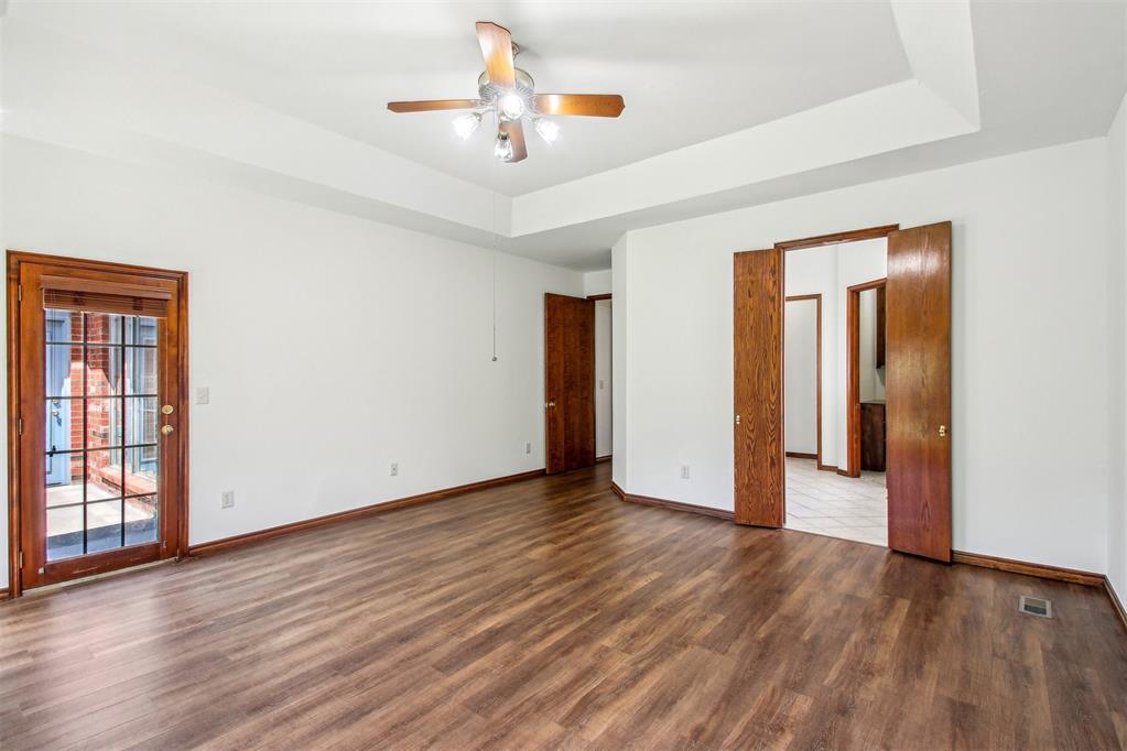 1236 Three Oaks Circle Property Photo 24