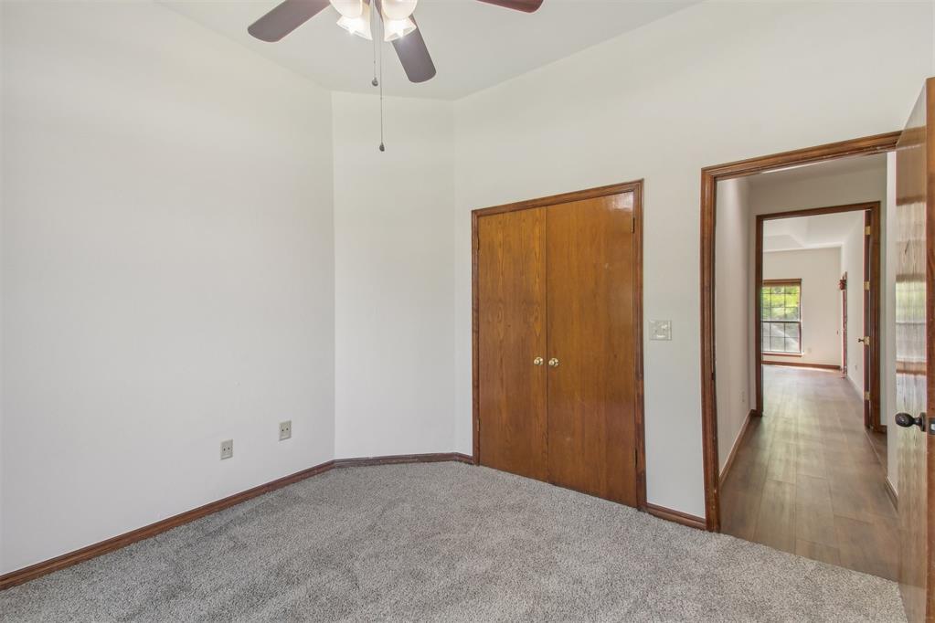 1236 Three Oaks Circle Property Photo 34