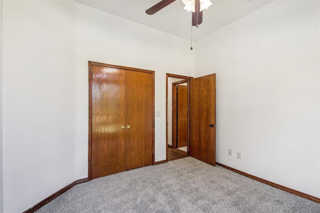 1236 Three Oaks Circle Property Photo 35