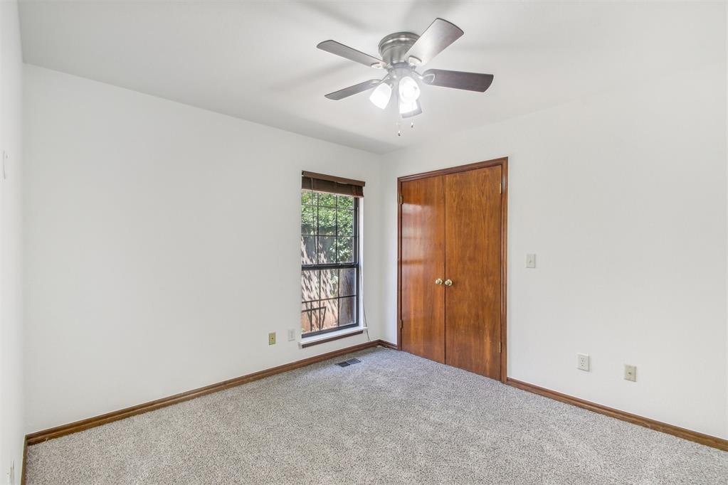 1236 Three Oaks Circle Property Photo 36