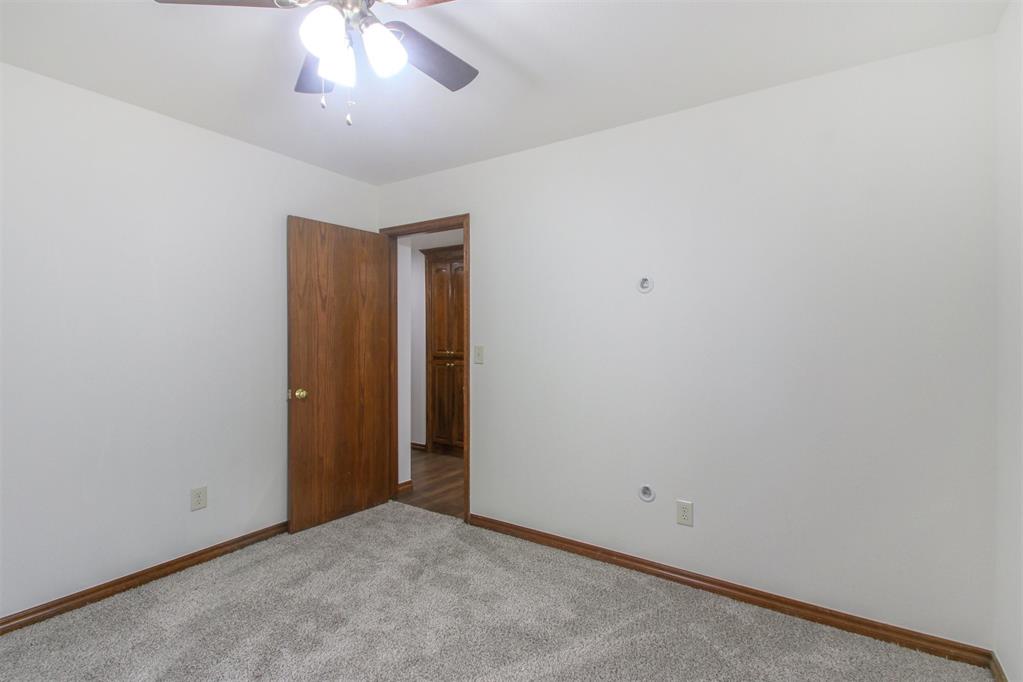 1236 Three Oaks Circle Property Photo 37