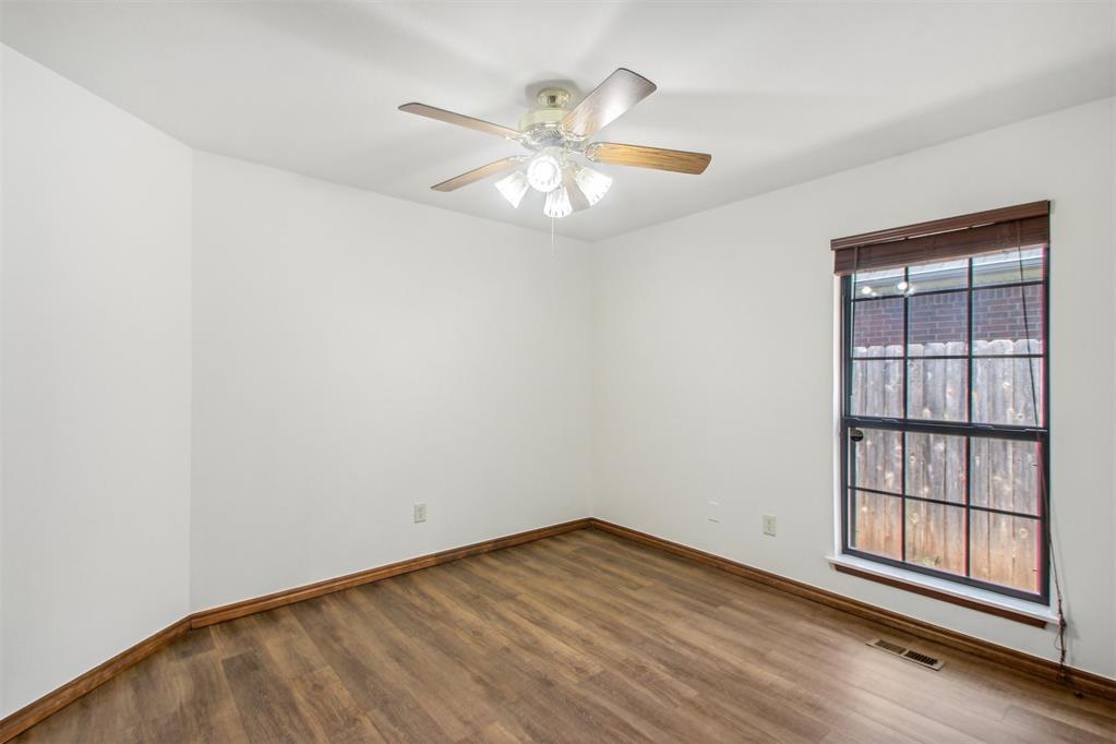 1236 Three Oaks Circle Property Photo 38