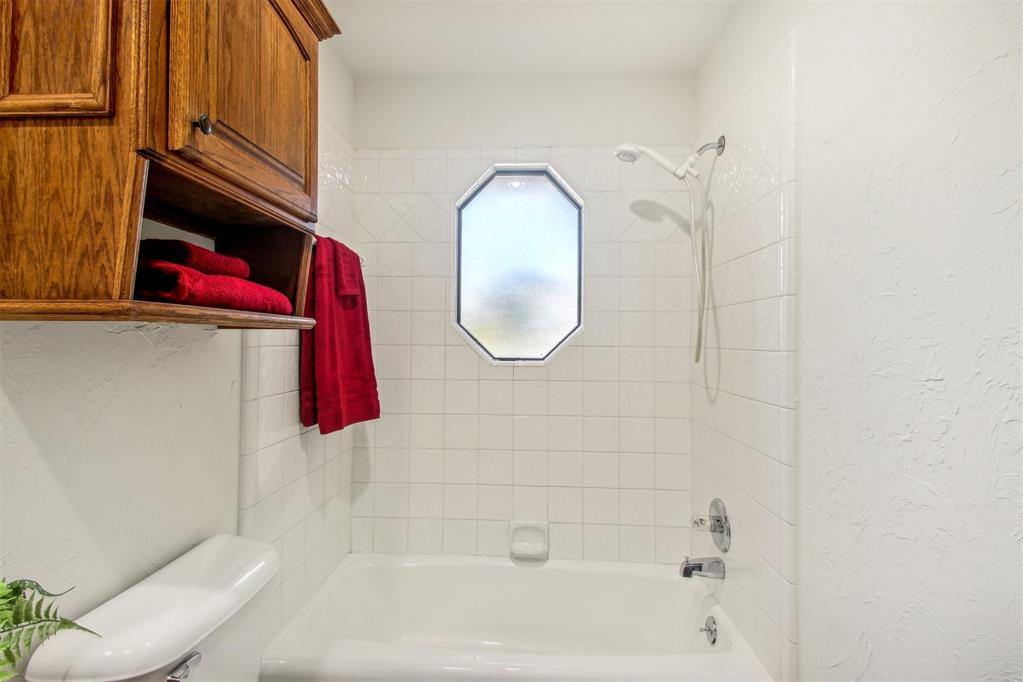 1236 Three Oaks Circle Property Photo 41
