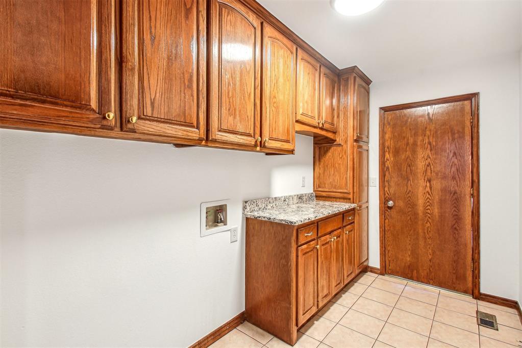 1236 Three Oaks Circle Property Photo 44