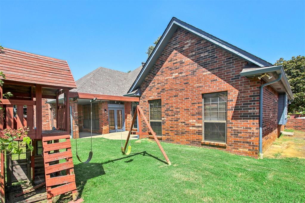 1236 Three Oaks Circle Property Photo 48