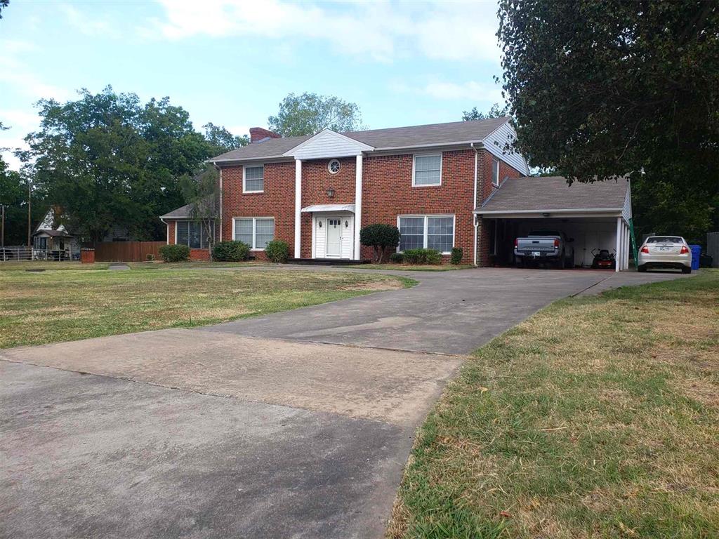 304 Country Club Drive Property Photo 1