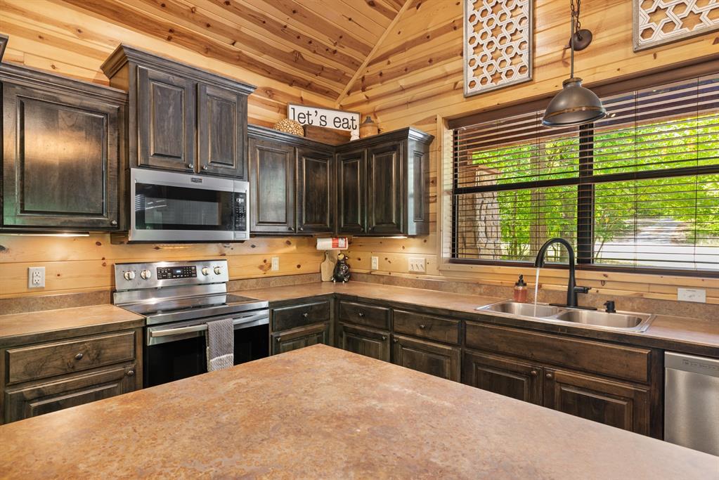 372 Timber Creek Trail Property Photo 11