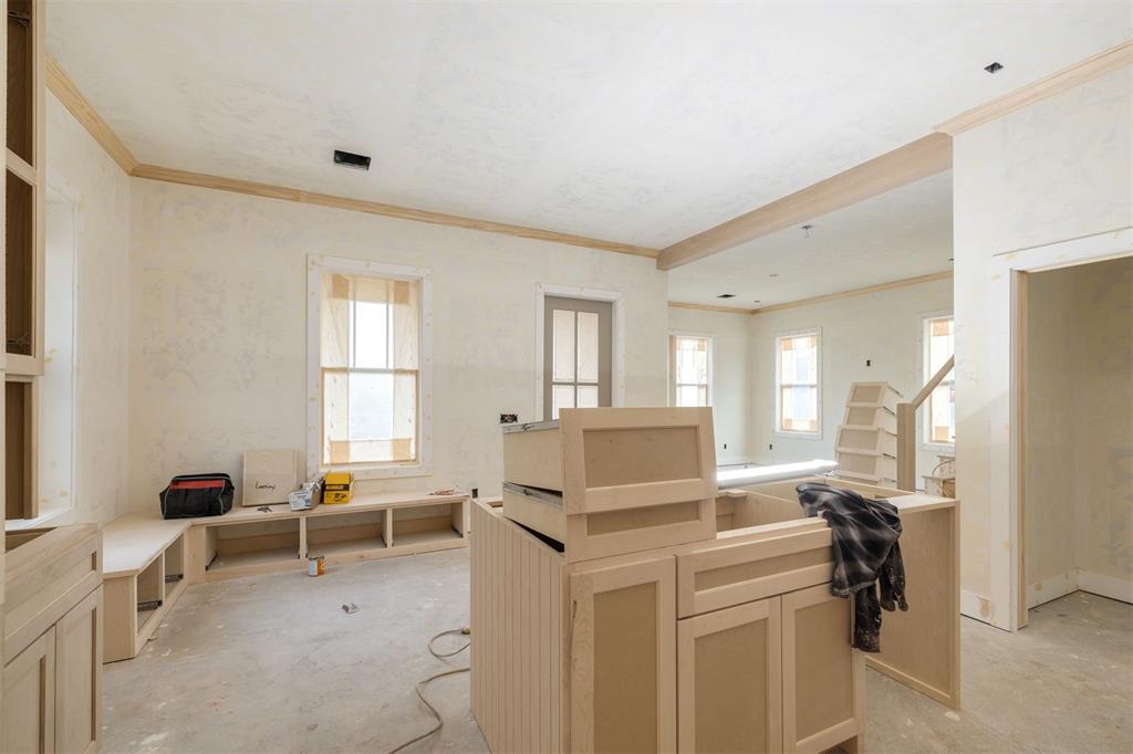18261 Willowbrooke Court Property Photo 8