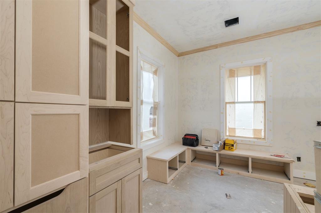 18261 Willowbrooke Court Property Photo 9