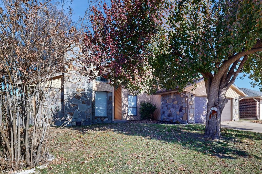 1313 Oswego Drive Property Photo 3