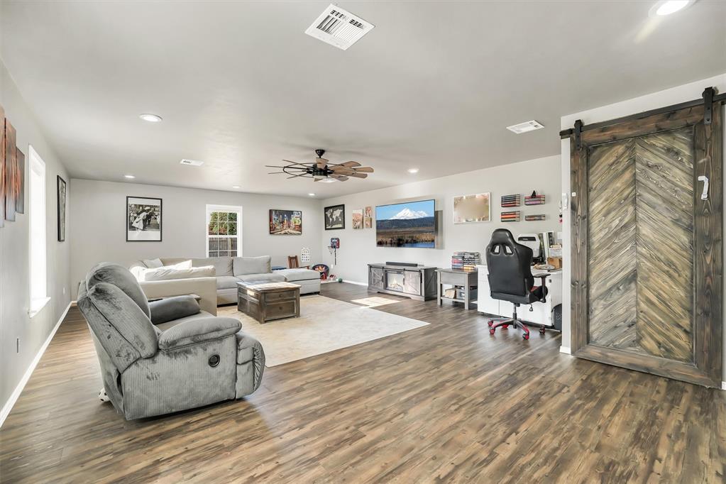 208 S Mockingbird Drive Property Photo 8