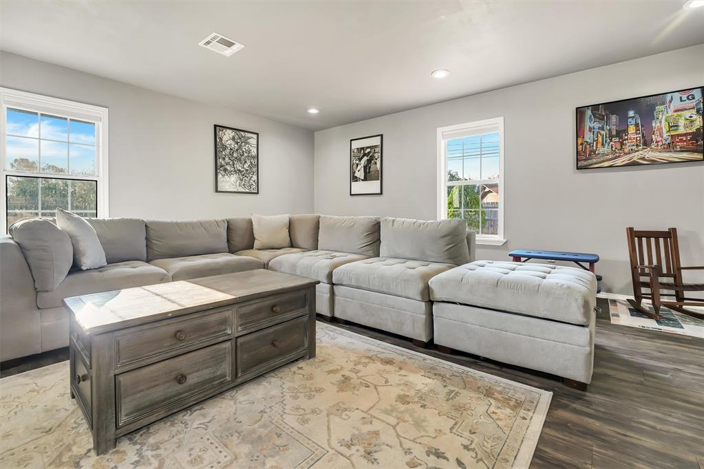 208 S Mockingbird Drive Property Photo 10