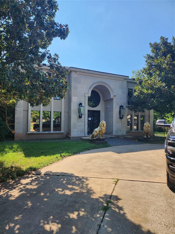 3400 Twelve Oaks Road Property Photo 2