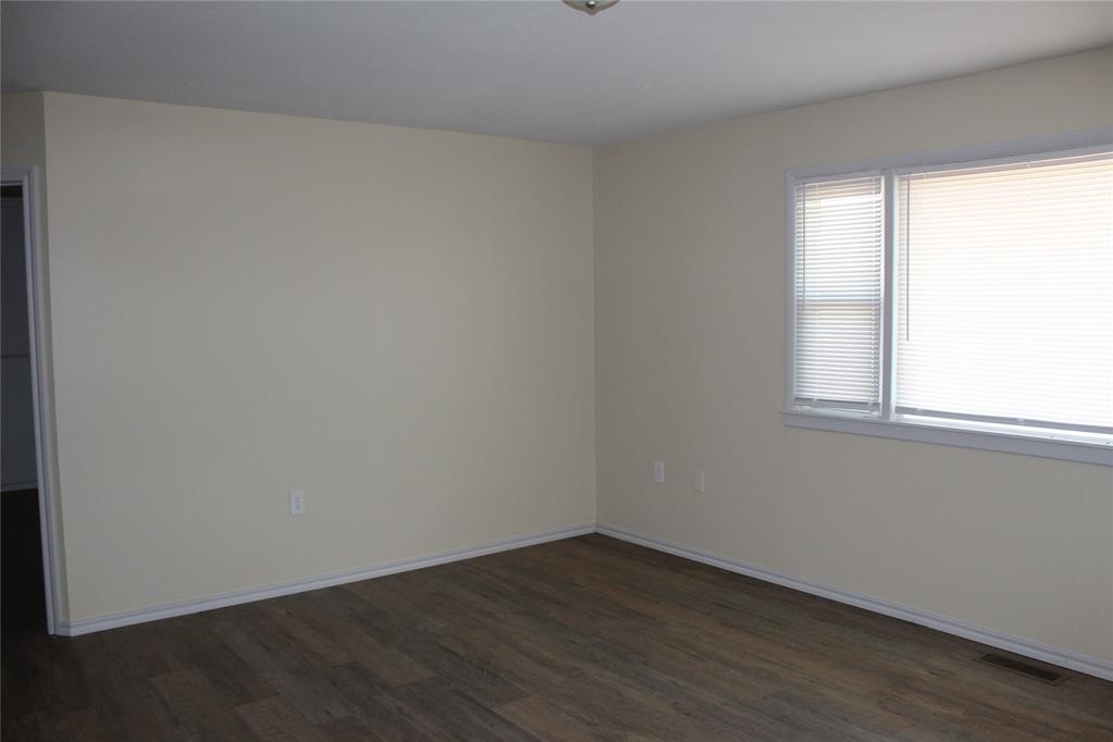 341559 E Highway 105 Highway Property Photo 2