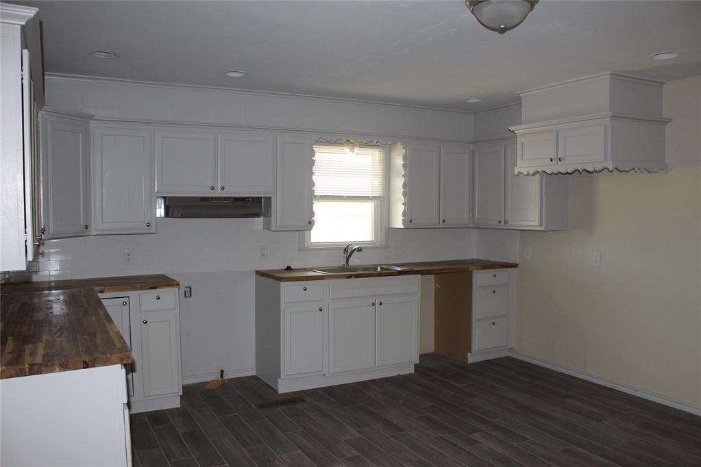 341559 E Highway 105 Highway Property Photo 3