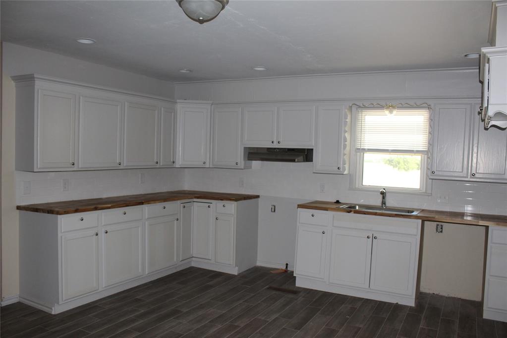 341559 E Highway 105 Highway Property Photo 4