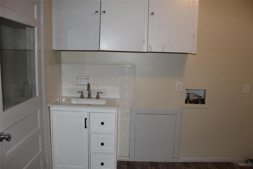 341559 E Highway 105 Highway Property Photo 6