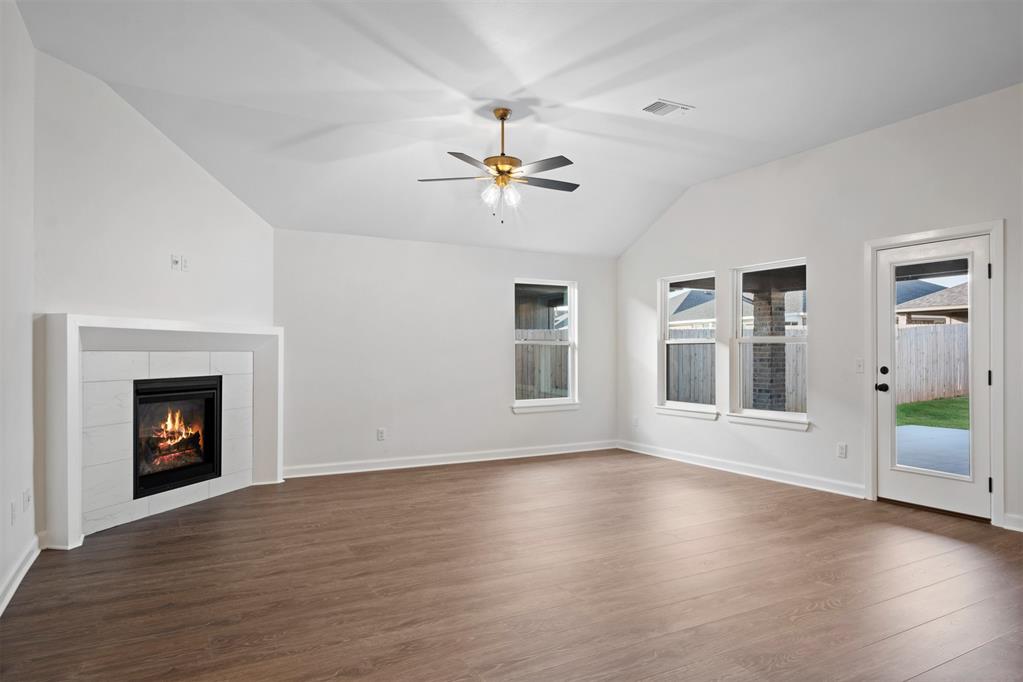 3032 Red Cedar Way Property Photo 5