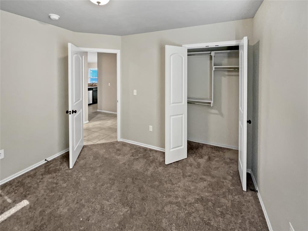1017 Hickory Creek Drive Property Photo 4