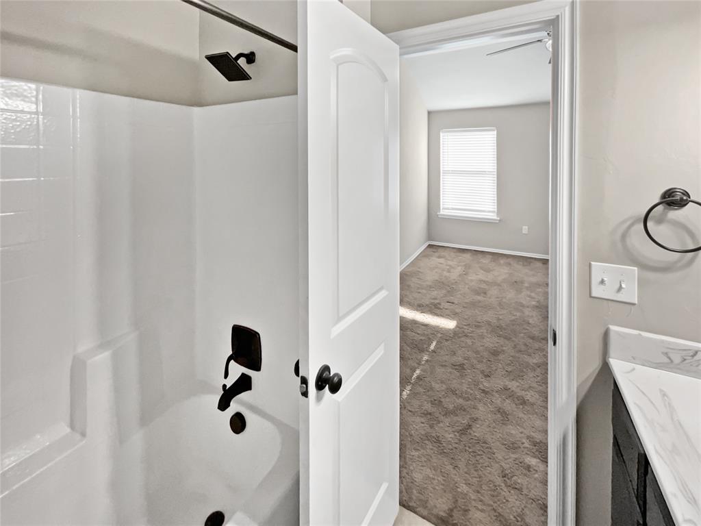 1017 Hickory Creek Drive Property Photo 5