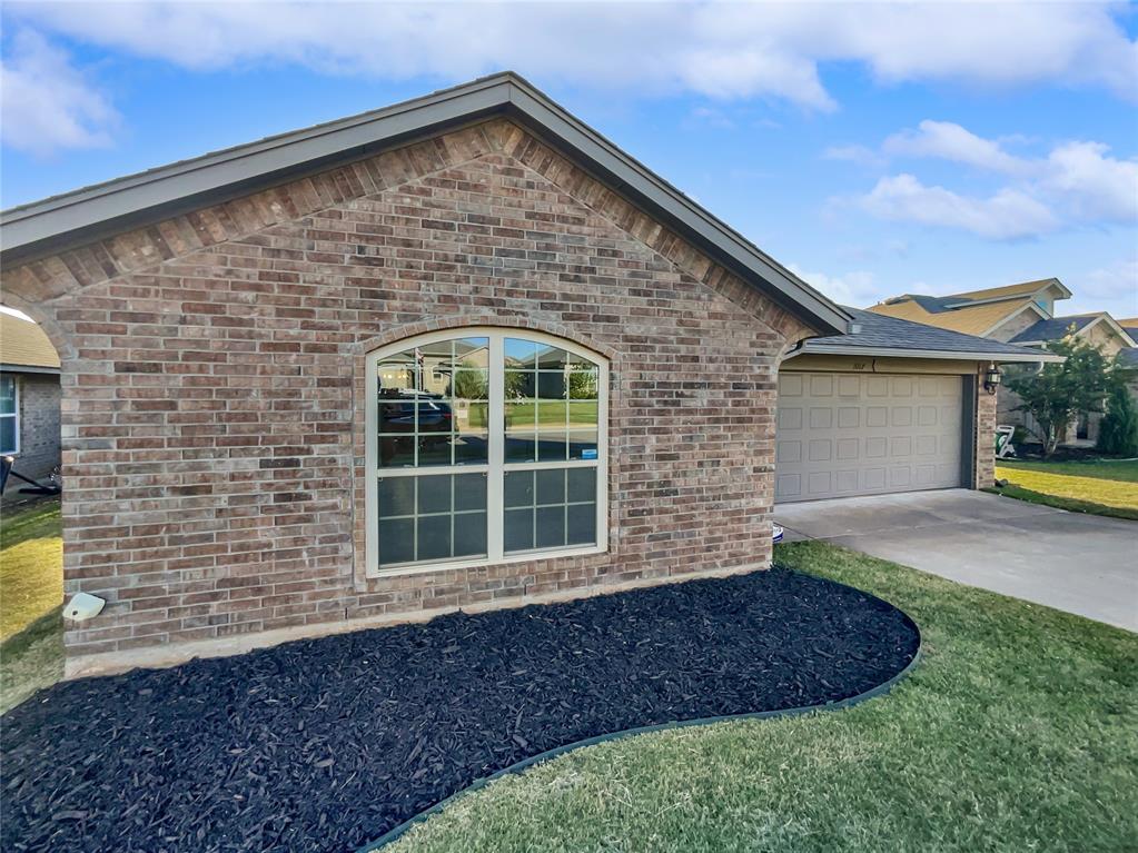 1017 Hickory Creek Drive Property Photo 9