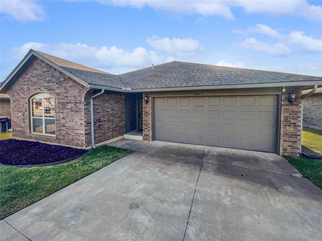 1017 Hickory Creek Drive Property Photo 10