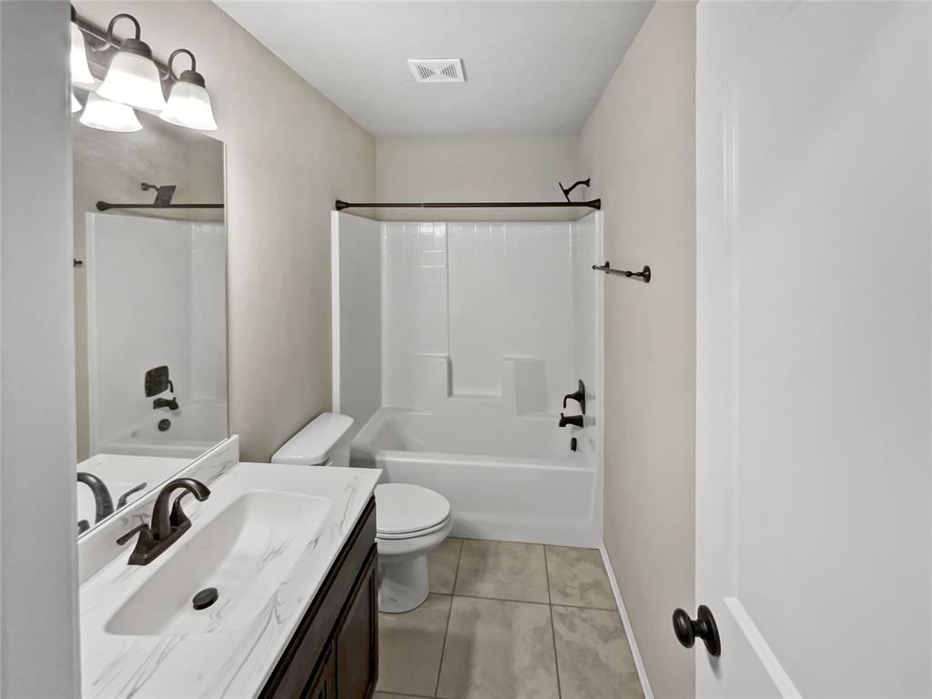 1017 Hickory Creek Drive Property Photo 16