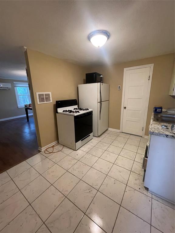 1216 W Ash Street None Property Photo 24