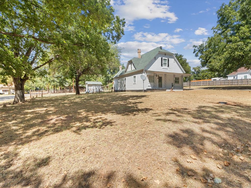 504 E C Avenue Property Photo 5