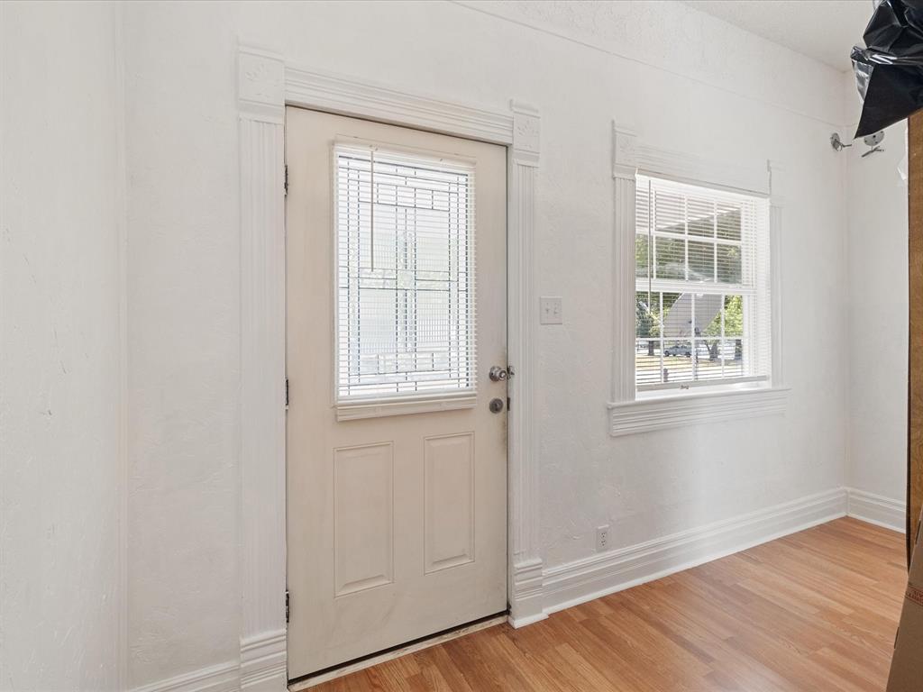 504 E C Avenue Property Photo 6