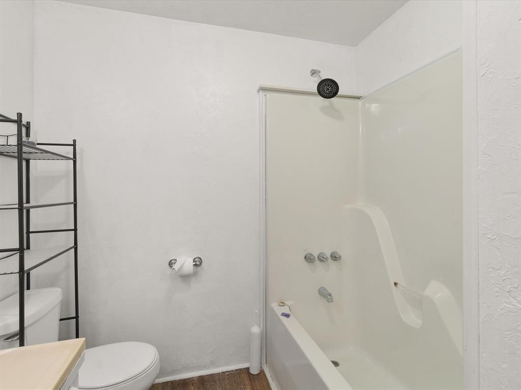 504 E C Avenue Property Photo 12