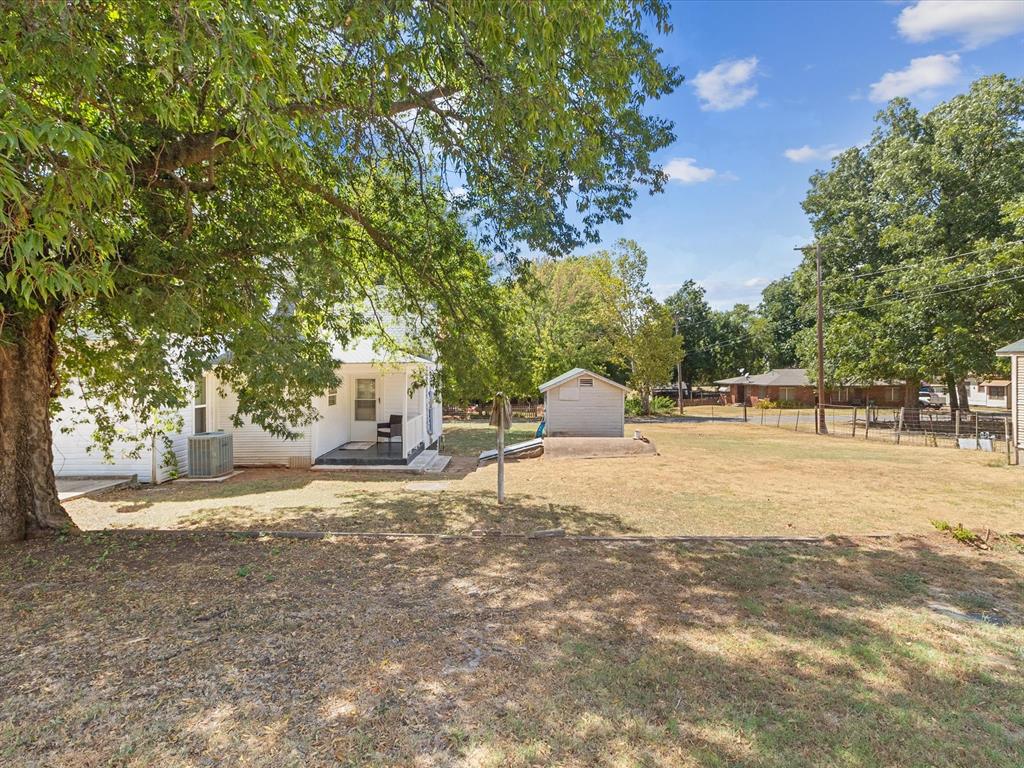 504 E C Avenue Property Photo 21