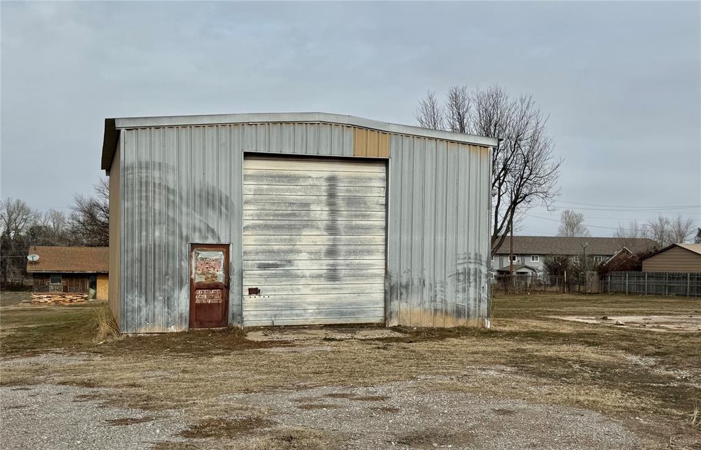 315 W Almar Drive Property Photo 4