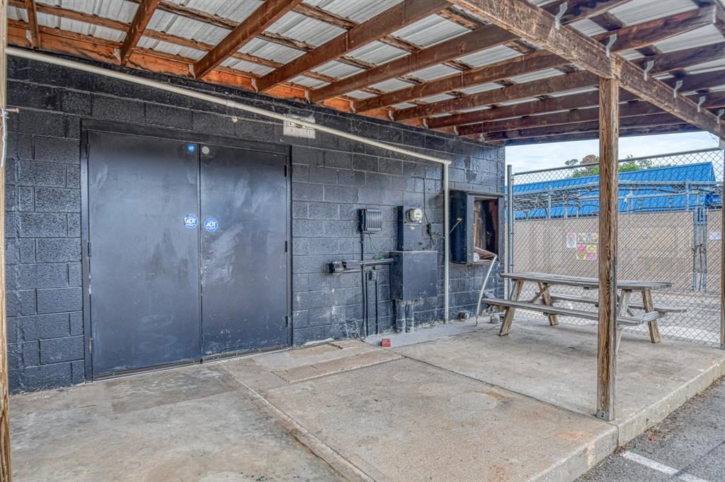 1404 W Lindsey Street Property Photo 18